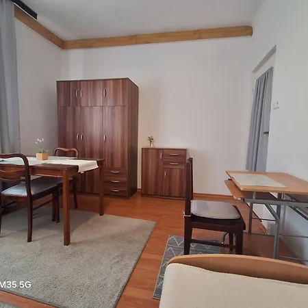 ,,arts Home,, ,zapraszam Bezplatny Parking Blisko Las,duzo Przyrody, Blisko Centrum Kardiologii,centrum Szkoleniowe,trasa Na Lublin,ukraine,mieszkanie Przestronne,czyste,spokojna Okolica,blisko Aldi,lidl,zabka,rossmann,pkp, Ztm * Варшава