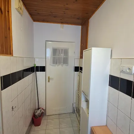 Апартаменты ,,arts Home,, ,zapraszam Bezplatny Parking Blisko Las,duzo Przyrody, Blisko Centrum Kardiologii,centrum Szkoleniowe,trasa Na Lublin,ukraine,mieszkanie Przestronne,czyste,spokojna Okolica,blisko Aldi,lidl,zabka,rossmann,pkp, Ztm *